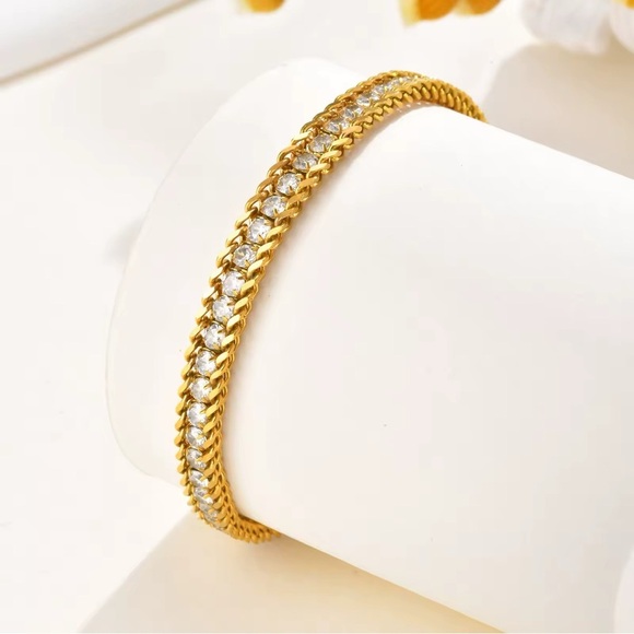 18K Gold Plated - Cubic Zirconia bracelet - Picture 3 of 6